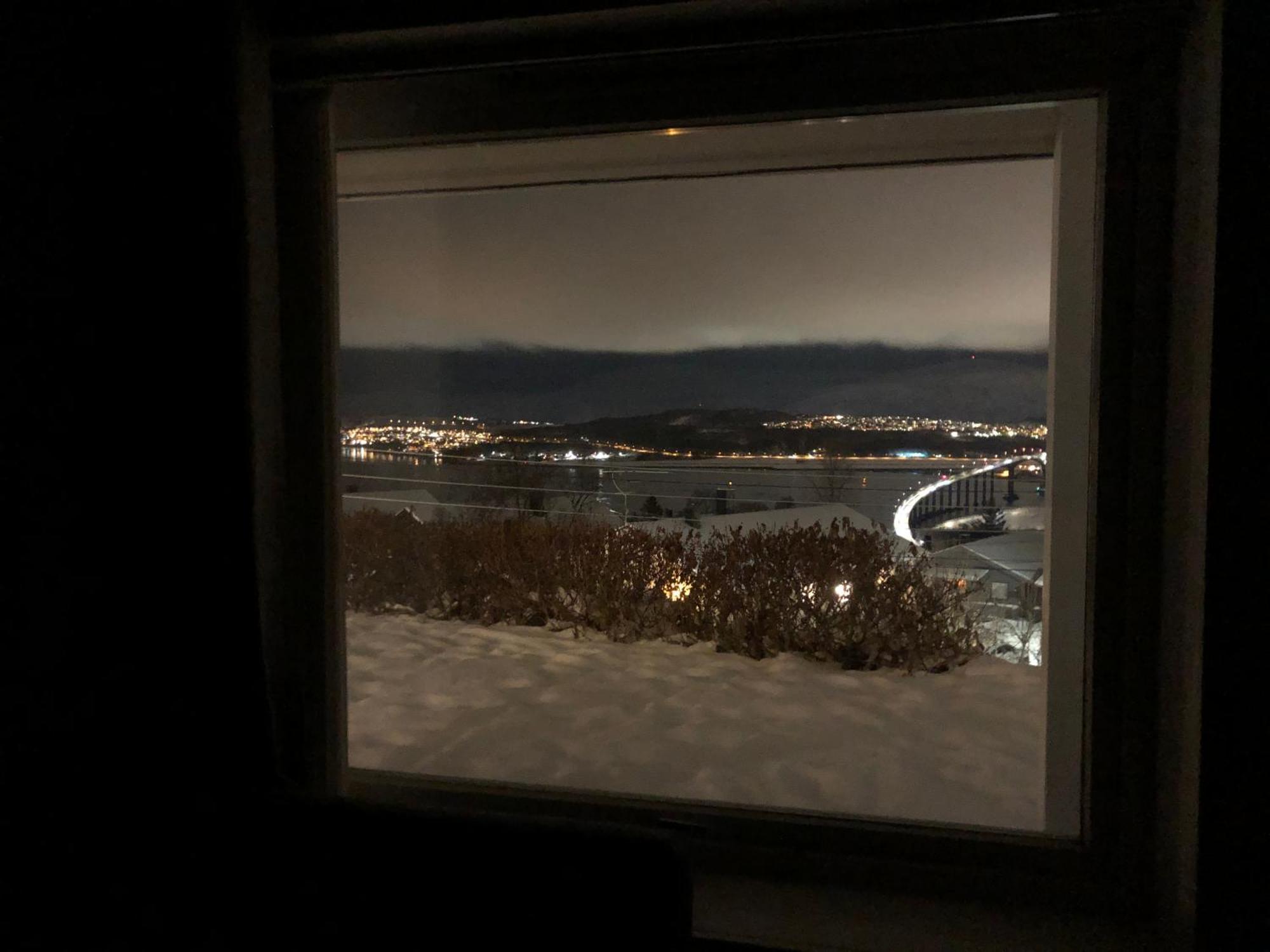Moderne Og Trivelig Leilighet, Med Unik Utsikt